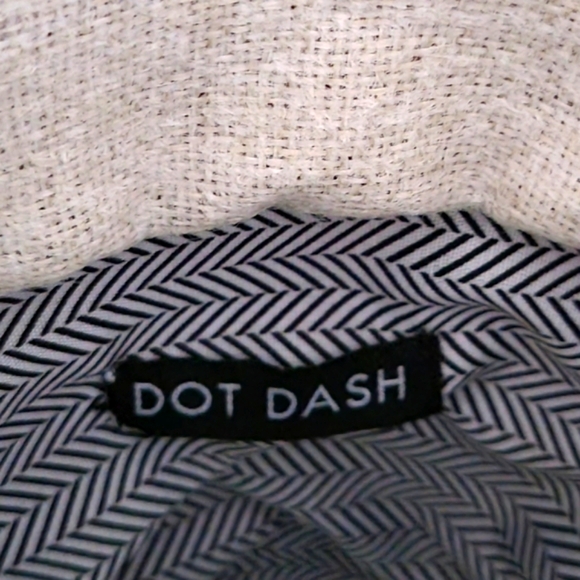 Iam never used it's small crossbody beautiful tan color - Picture 2 of 5